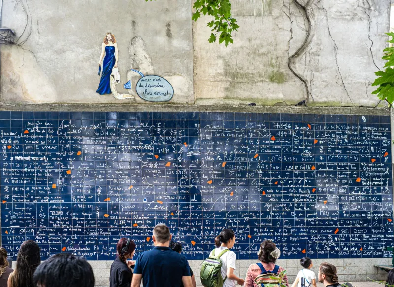 Hors-la-loi et hors-norme : les chemins de traverse de l'art radical parisien