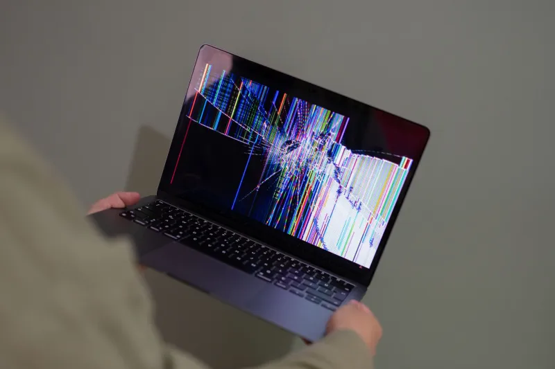 Pirater la machine : la génération Z réinvente l'avant-garde à coups d'algorithmes et de glitch